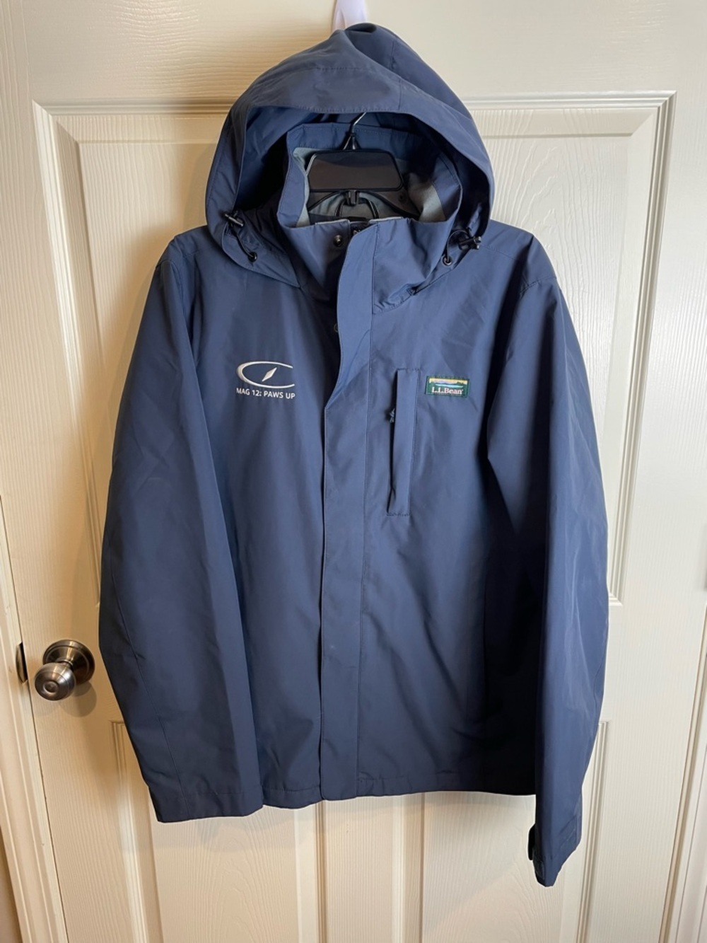 L.L. Bean Men's Navy Hooded water resistant Rain Jacket medium